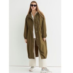 H&M olive green light long jacket. Size Xs / S
